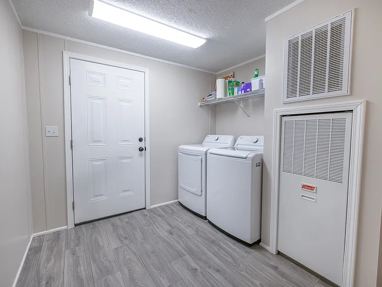 110 Couch St — Photo 22