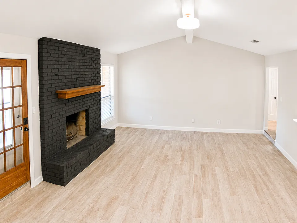 2934 Columbine Dr