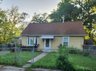 32 Arlington Ln, Fox Lake, IL 60020