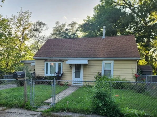 32 Arlington Ln, Fox Lake, IL 60020