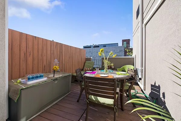 Sold by MNS | media 3