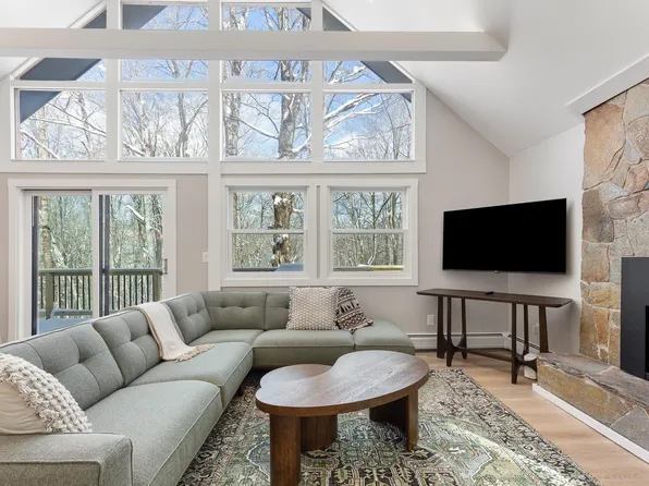 373 Tanglewood Drive, Killington, VT 05751