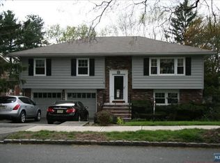 24 Lincoln St, Roseland, NJ 07068