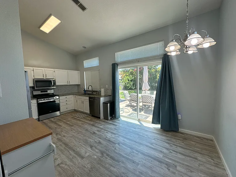 9428 Plainoak Way — Photo 5