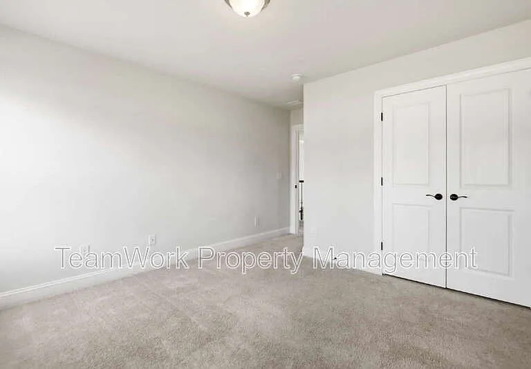 233 Seaworthy St — Photo 28