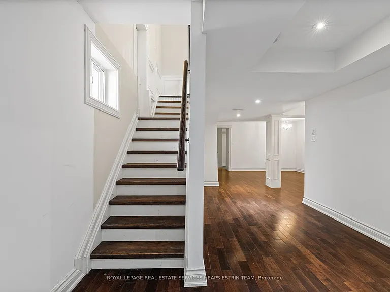 110 Parklea Dr — Photo 19