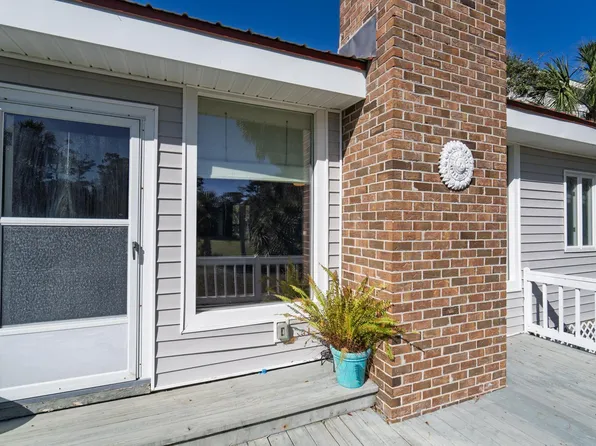 3313 Myrtle St, Edisto Island, SC 29438