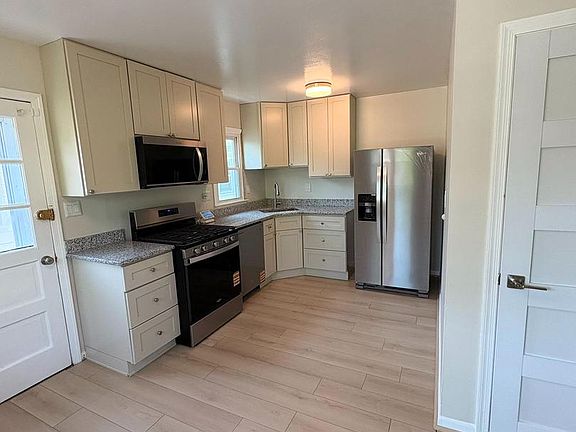 5th image of 8802 34th Ave