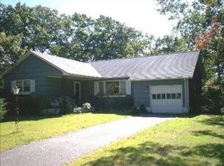 23 Norwood Rd, Hampton Bays, NY 11946