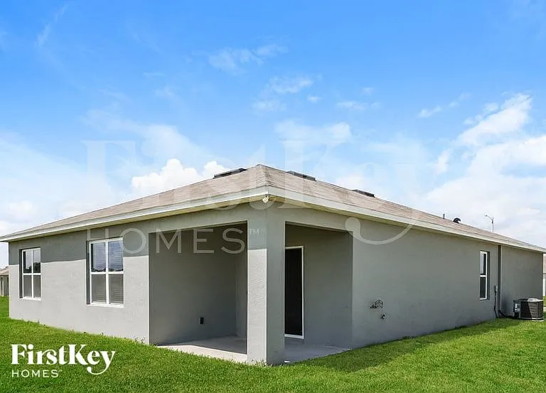 480 Burnham Cir — Photo 14