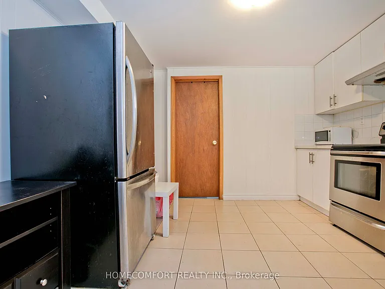 19 Oldborough Cir #SEMI BASEMENT — Photo 5