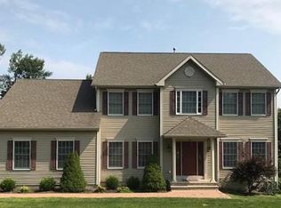 30 Long View Dr, Unionville, NY 10988