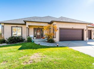 1205 S Mill Point Cir, Manhattan, KS 66503