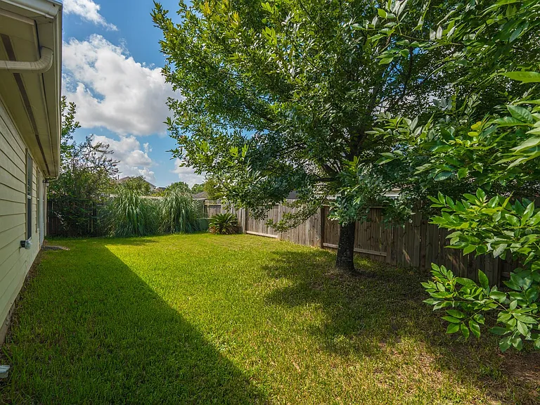 21907 Willow Shade Ln — Photo 44