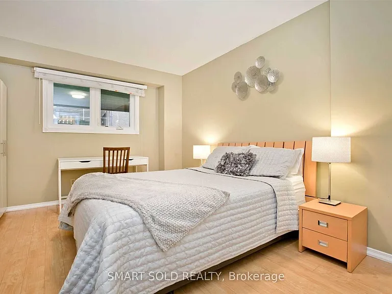 40 Mintwood Dr #UPPER — Photo 8