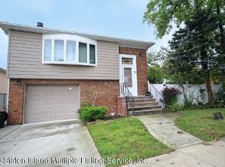 15 Poland Pl, Staten Island, NY 10314