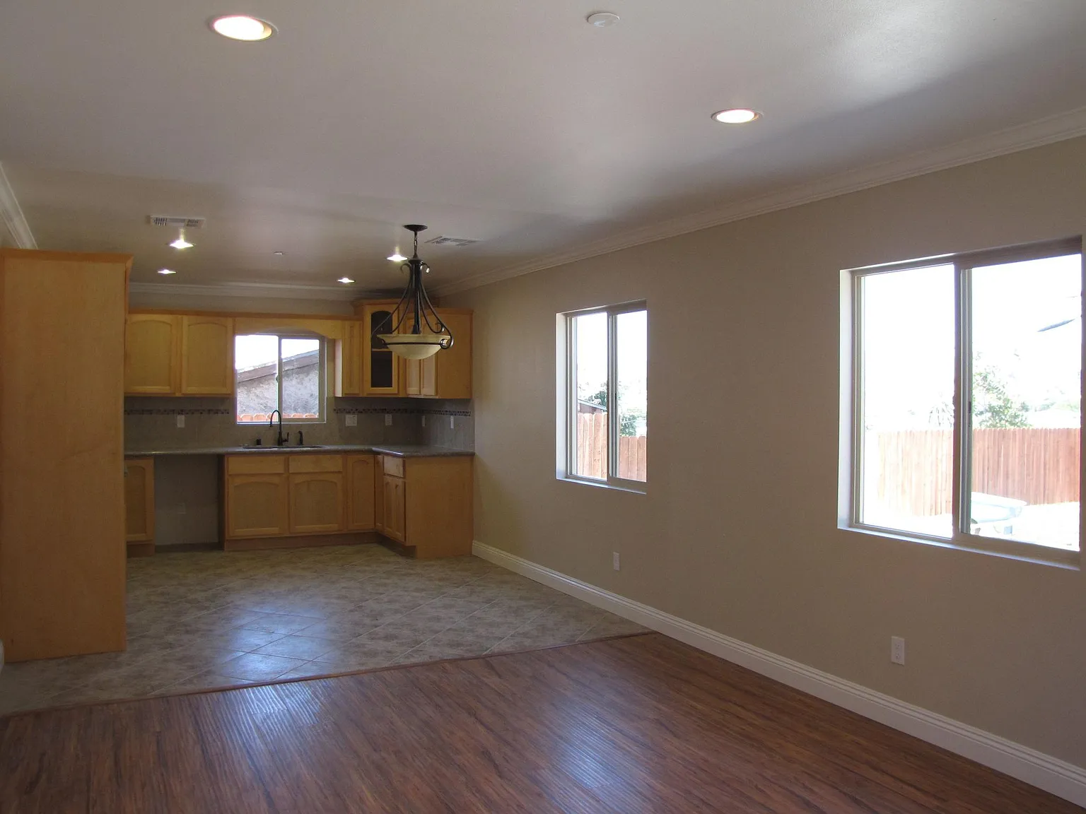 3 bed, 1145 sqft, $3,500 — Photo 1
