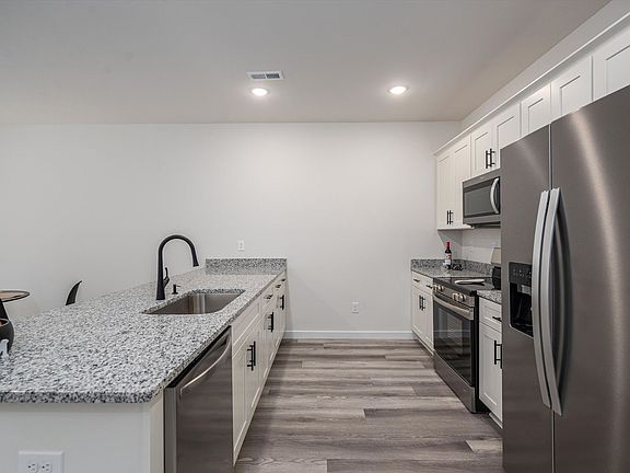 3rd image of 409-9 E 20th St