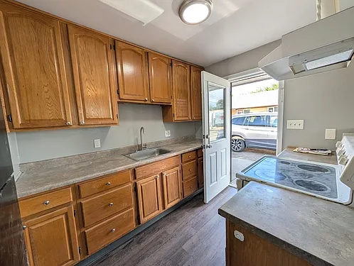 12800 E 13th Pl — Photo 3