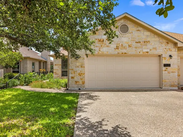 449 Summit Cir, Fredericksburg, TX 78624