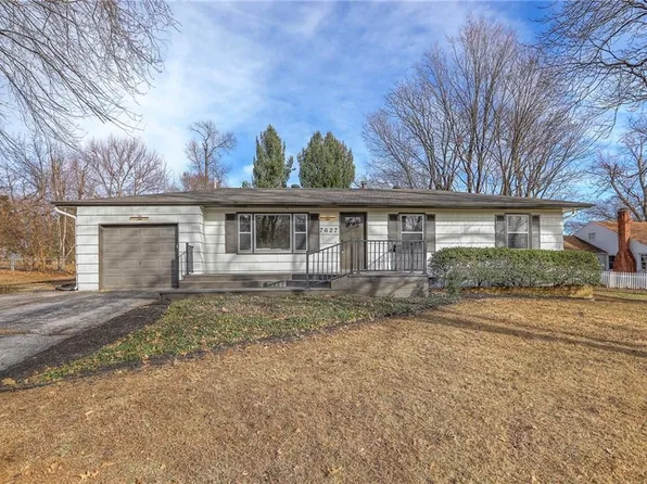 7627 Pawnee St, Prairie Village, KS 66208
