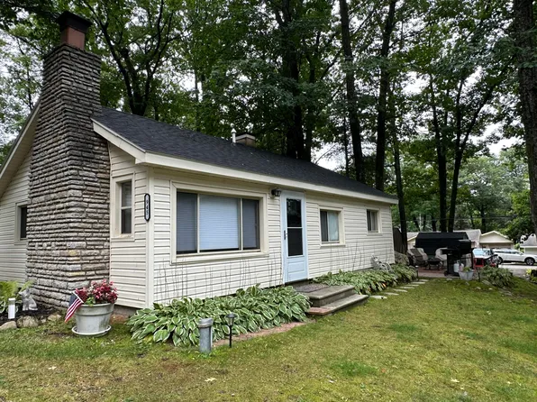 945 Violet St, Gaylord, MI 49735