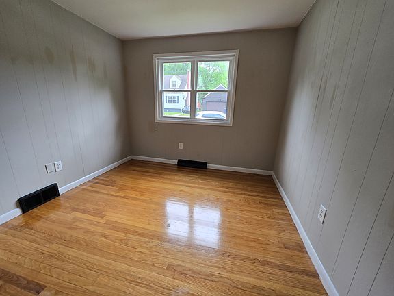 5th image of 217 Fairfield St #L11