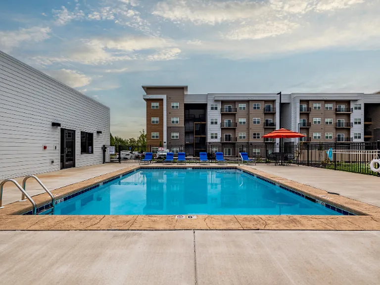 Finley Ridge Apartments — Photo 14