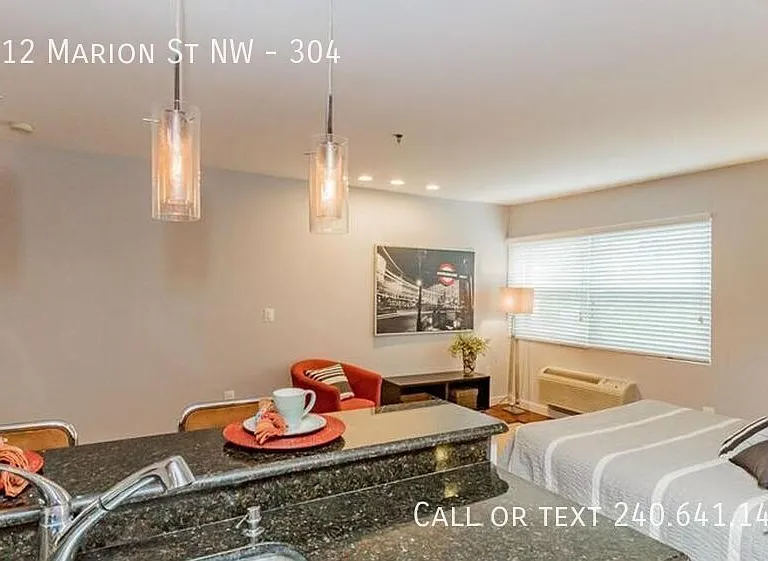 1512 Marion St NW #304 — Photo 12