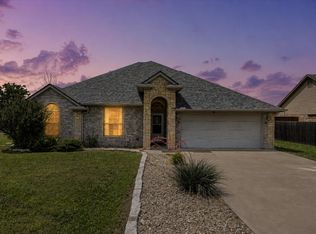 1904 Lazy Ct, Granbury, TX 76048