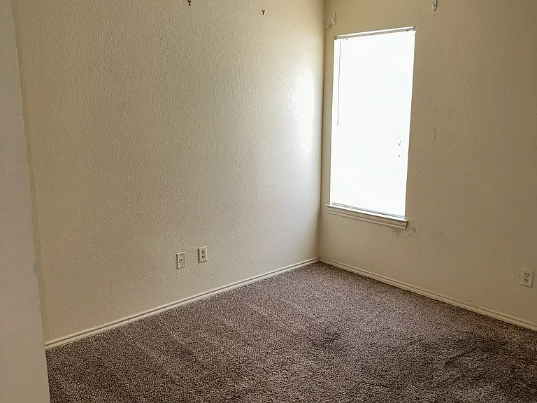 3303 Hereford Ln — Photo 13