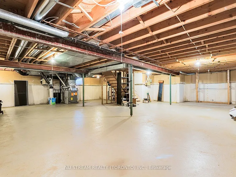 8 Roverdale Ct — Photo 18