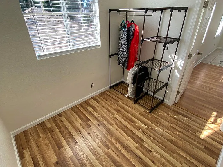 Linden Avenue Triplex — Photo 20