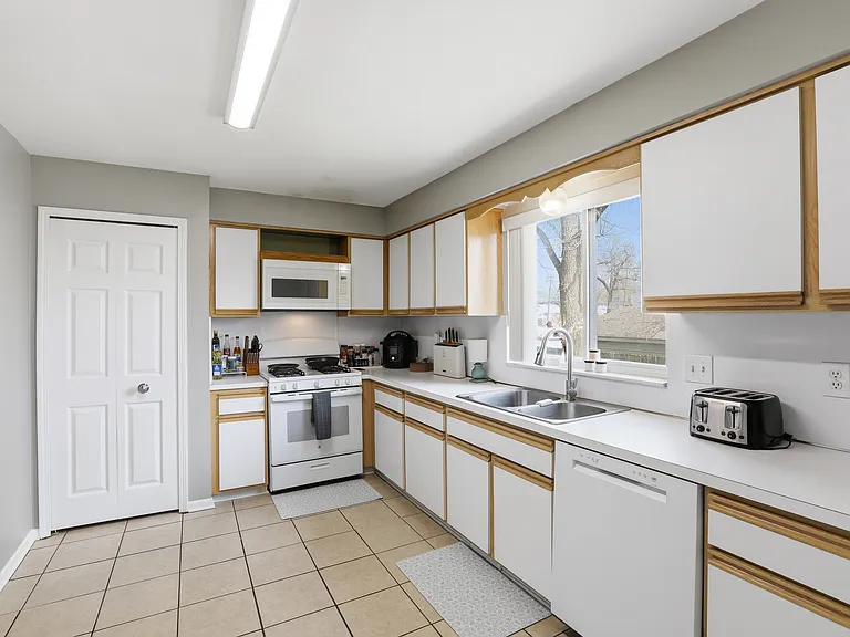 107 Hacker St — Photo 3
