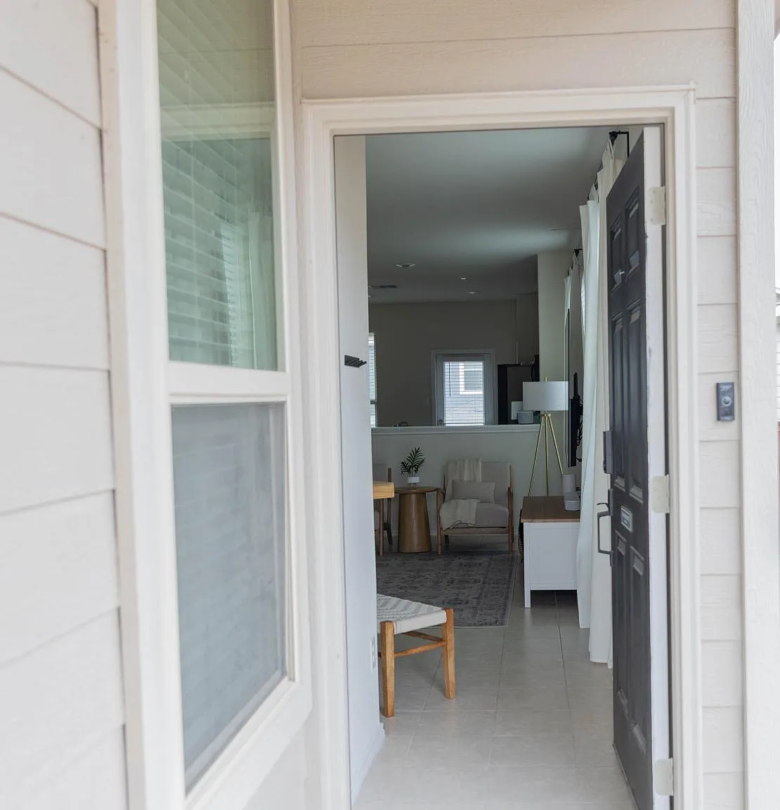 3 bed, 1207 sqft, $1,700 — Photo 2