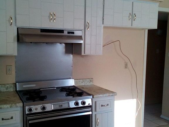 4th image of 2310 Tremont Ave #Ab