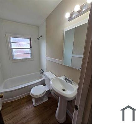 5th image of 9849 Green Valley Dr