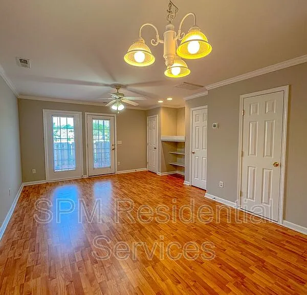 501 Shortfin Dr — Photo 6