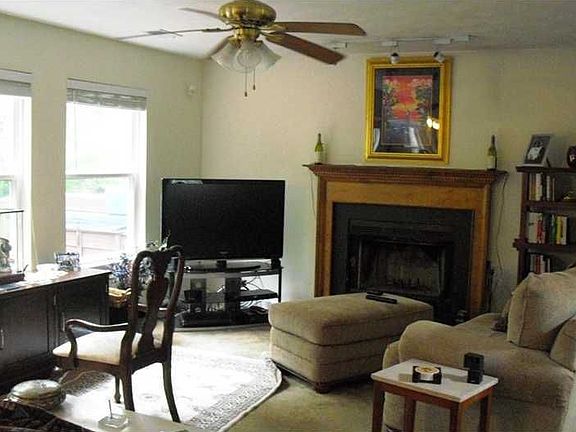 5th image of 5349 Pandoria Ave