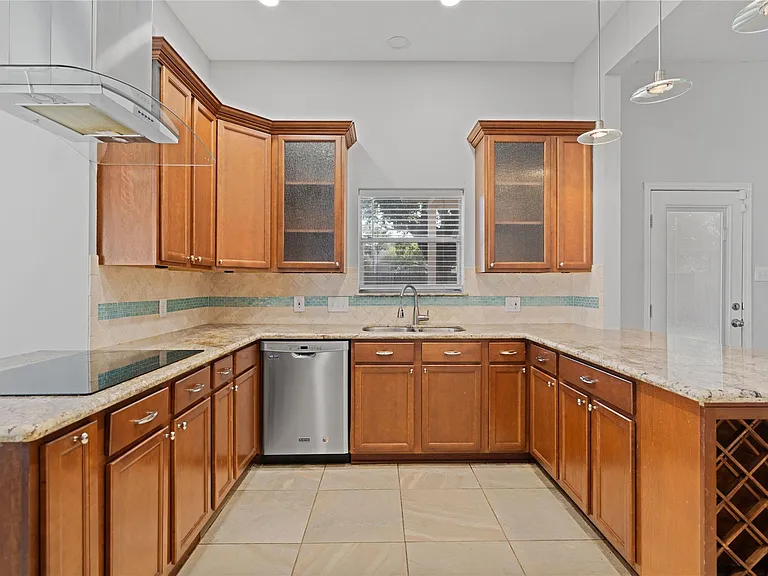 15414 Willow River Dr — Photo 6