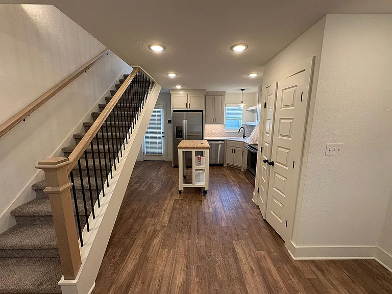 3846 W Somerville Ln — Photo 4