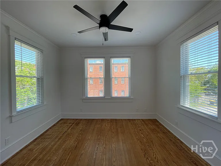 1014 E Anderson St — Photo 15