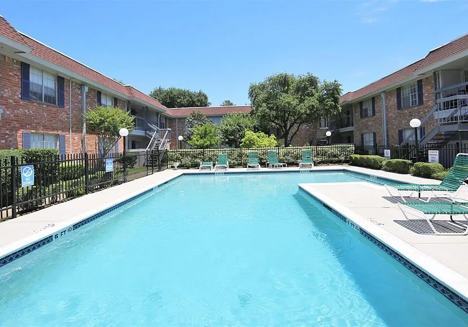 2250 Bering Dr #21