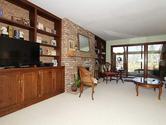 LR view to Sunroom & Pond