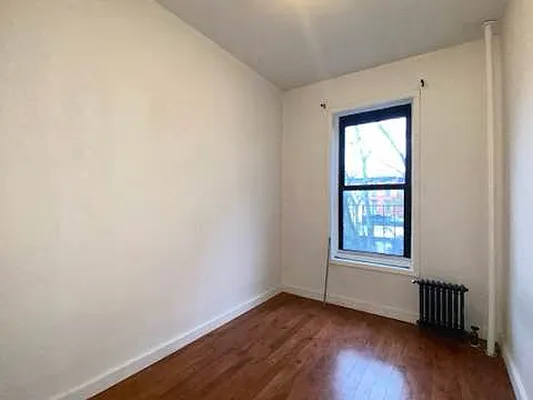 Rented by Compass | media 9