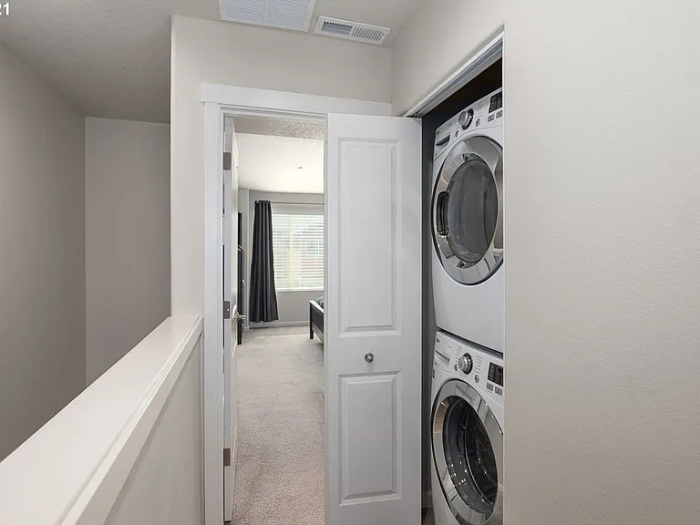 7989 NE Heiser St — Photo 13