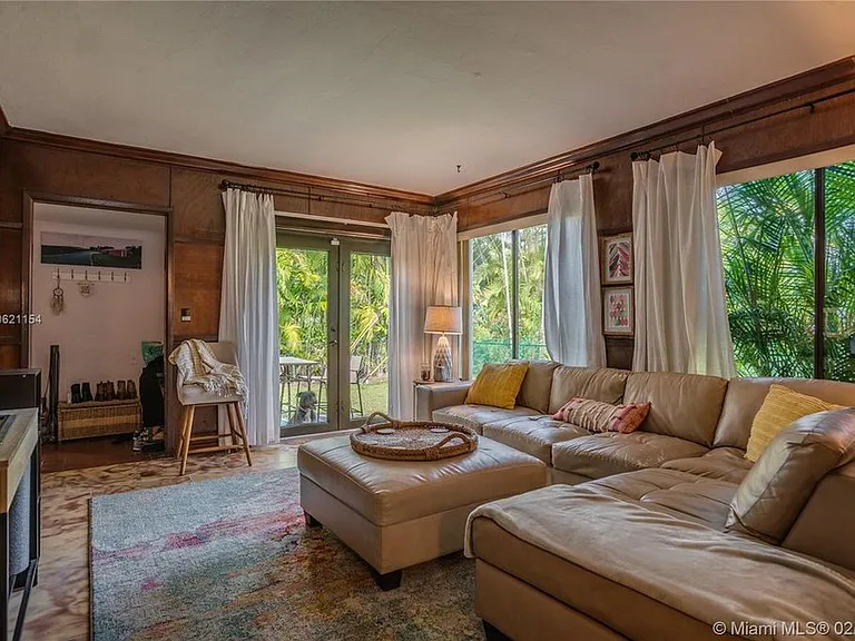 1545 Mantua Ave — Photo 11