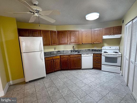 5th image of 205 E Joppa Rd APT 1904