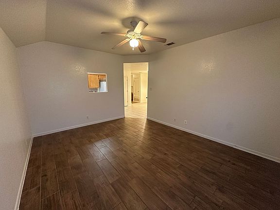 4th image of 1321 Chips Dr