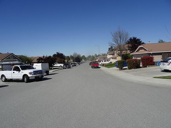 4th image of 2191 Spruce Dr